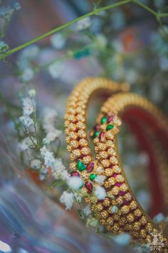 Bangal Designs, Gold Necklace Indian, Gold Necklace Indian Bridal Jewelry, Necklace Indian, Gold Earrings Designs, Love Pictures, Indian Bridal, Designer Earrings, Costume Jewelry