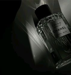 Chanel Aesthetic, Perfume Photography, Chanel Perfume, Dark Feminine Aesthetic, Classy Aesthetic, Night Aesthetic, Perfume Collection