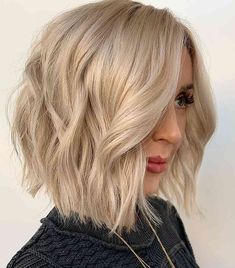 43%20Best%20Blonde%20Bob%20Hairstyles%20&%20Blonde%20Lobs%20for%202024 Blonde Messy Bob, Bob Hairstyles Wavy, Bob Hairstyles Blonde, 12 Inch Hair, Grey Hair Wig, Kort Bob, Cheap Human Hair Wigs, Rihanna Hairstyles, Messy Bob