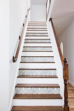 the stairs are painted white and brown