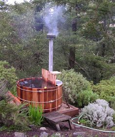 tinygogo: Doug and Erin's wood-fired hot tub Wood Burning Hot Tub, Outdoor Hot Tub, Tub Ideas, Different Types Of Wood, Homestead Survival, Earthship, Hot Tub Outdoor, Cabin Life