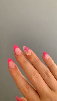 There's a new beauty trend taking over Instagram and it's absolutely stunning. Say hello to "quartz nails". Teen Nails, Cruise Nails, Beachy Nails, Cute Simple Nails, Simple Gel Nails, Girly Acrylic Nails, Classy Acrylic Nails