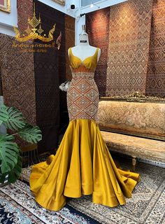 Asian Gowns, Modest Dresses Fashion, Lehenga Designs Simple, Traditional Dresses Designs, Gaun Fashion, Batik Fashion, Fancy Dresses Long, Traditional Indian Outfits, Theme Dress