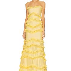 Stunning, Fun Yellow Dress. Absolutely Loved This Dress As A Bridesmaid. So Fun And Unique! Wedding Guest Dress Inspiration, Yellow Formal Dress, Blue And Yellow Dress, Alexis Dress, Yellow Gown, Yellow Bridesmaid Dresses, Boned Bodice, Designer Evening Gowns, Guest Attire