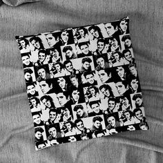 ad eBay - Black & White Checked Elvis Presley Design 18" x 18" Celebrity Cushion - Buy Now, click the link (eBay)