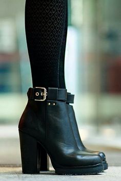 Casual Ankle Boots, Leather Boots Women, Buckle Boots, Modern Women, Crazy Shoes, Shoe Obsession, Womens Boots Ankle, Boots Outfit, Suho