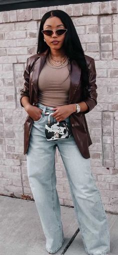 What to wear with wide-leg jeans Baggy Jeans Outfit Dressy, Wide Straight Leg Jeans Outfits, Wide Leg Jeans Outfit Dressy, Wife Leg Jeans Outfit, Wide Leg Jeans Outfit Winter Casual, How To Style Wide Leg Jeans Casual, Wide Leg Jeans With Boots, Shoes To Wear With Wide Leg Jeans