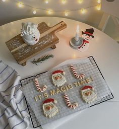 some cookies that are sitting on a table