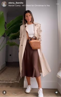 Brown Satin Skirt Outfit Summer, Zara 2024 Trends, Beige Satin Skirt Outfit Winter, Satin Brown Skirt Outfit, Rainy Day Outfit 2024 Fall, Taupe Satin Skirt Outfit, Midi Skirt Fall Satin, Brown Silk Skirt Outfit, Beige Silk Skirt Outfit