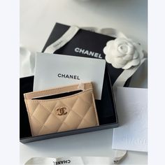 Classic Chanel Card Holder Caviar Quilted Beige Gold-Tone Metal This Is Used But Like New! Excellent Condition. Comes With: Box Dust Bag Authenticity Card Ribbon And Chanel Camellia Flower This Is An Authentic Chanel Caviar Quilted Card Holder In Beige. This Chic Cardholder Is Crafted Of Luxurious Caviar Leather In Beige. It Features A Light Gold Chanel Cc Logo And Card Slots On Either Side Of The Main Compartment. Luxury Card Holder Women, Chanel Cardholder, Luxury Card Holder, Chanel Camellia Flower, Chanel Card Holder, Accessories Classic, Classic Chanel, Chanel Camellia, Gold Chanel