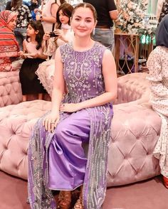 Hania Amir Dresses, Lara Craft, Urdu Poetry Ghazal, Brother Wedding, Saree Blouses Online, Urdu Novel, Hania Amir, Dress Book