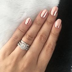 Chrome nails are here to brighten up your mani game Chrome nails rose gold, Gold chrome nails Rose Nail Polish, Nail Chrome, Rose Gold Nail Art, Rose Gold Nail Polish, Gold Chrome Nails, Rose Gold Chrome, Nails Chrome, Chrome Nail Art