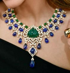 Carved Jewelry, Emerald Necklace Pendant, Jewel Design, Choker Necklace Designs, Designer Diamond Jewellery, Fancy Jewelry Necklace, Elegant Jewellery, Antique Bridal Jewelry, Manish Malhotra