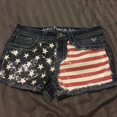 Super Cute Never Worn, But Have Been Through The Washer Once. American Flag Sequined Jean Shorts. They Are A 10 1/2 Which I Believe Is About A 14 With A Bigger Waist. I Love These Shorts But Sadly They Don't Fit My Daughter. Scene Clothing, 2010s Aesthetic, Childhood Memories 2000, Disney Channel Shows, Justice Clothing, 2000s Fashion Outfits, 2000s Fashion, Kids Bottoms, Dream Wardrobe