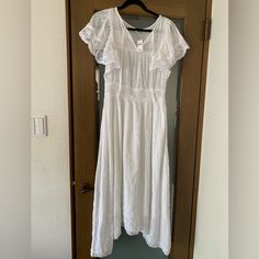 Beautiful, Flowy And Never Worn Womens White Cotton Dress With Polyester Lining. Very Figure Flattering With Lovely Ruffle Sleeves. Beautiful Lace Embroidery On Sleeves And Waist. Smoke-Free Home. Small Dog In Home. Happy Poshing! Elegant Short Sleeve Midi Dress By Gap, Casual Gap Maxi Dress, Gap Casual Maxi Dress, Gap Midi Dress For Summer Daywear, Gap Summer Midi Dress For Daywear, Gap Maxi Length Spring Dresses, Gap Maxi Dresses For Spring, Gap Spring Maxi Dress, Gap Cotton Dress For Daywear