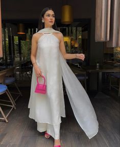 Plain Indian Outfits, Smart Casual Indian Wear, White Indian Outfits For Women, Strappy Suits Indian, Modern Indian Wedding Guest Outfit, Aesthetic Indian Wear, Simple Kurta Designs Classy, Indian Outfits 2023, Sleeveless Suit Design