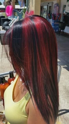 Red Highlights On Brunette Hair, Hair Dye Ideas Color, Tri Color Hair, Unique Red Hair, Lashes Aesthetic, Kitty Videos, Character Hair, Maroon Hair