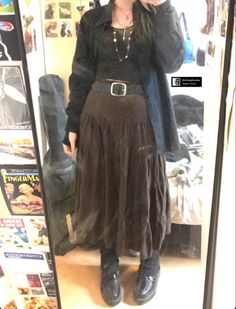 Long Skirt Grunge Outfits, Goth Long Skirt Outfit, Folk Punk Outfit, Muted Fashion, Fairy Goth Outfit, Hippie Goth Outfits, Goth Cottagecore, Fairy Goth, Long Skirt Outfits