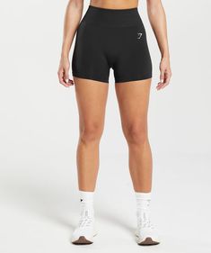 GÖNN DIR DAS GEWISSE EXTRA 
Diese Kollektion verleiht deinem Style (und dir) garantiert das gewisse Extra. Hinweis: Unsere Everyday Shorts sind so krass bequem, weil sie aus ultraleichtem Seamless-Material hergestellt werden, das bei Dehnung nicht komplett blickdicht ist. Die shorts sind nicht zum Trainieren geeignet. • Bequeme hohe Taille
• Seamless-Design 
GRÖSSE & PASSFORM
• 13 cm Innenbeinlänge (basierend auf Größe M)
• Das Model ist 1.72 m groß und trägt Größe XS 
MATERIAL & PFLEGE
• 88 % Nylon, 12 % Elastan

 Artikelnummer: B6A8M-BB2J Athletic Dresses, Seamless Shorts, Light Exercise, Spandex Shorts, Cycling Shorts, Gym Shorts, Seamless Leggings, Lacrosse, Cross Country