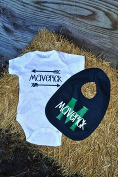 Boys Monogrammed Onesie, Baby Boy Onesies, Boy Onesie, Vinyl Ideas, Baby Diy