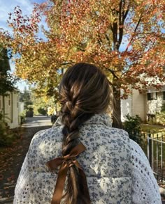 Hair Fall Aesthetic, Autumn Hair Aesthetic, Fall Aesthetic Hairstyles, Fall Aesthetic Hair, Fall Hair Aesthetic, Fall 2024 Hair Styles, Fall Aesthetic 2024, Fall Picture Ideas For Instagram, Fall 2024 Aesthetic