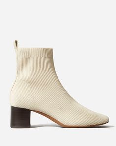 The Glove Boot Bone – Everlane Expensive Looking Outfits, Supportive Shoes For Women, Looking Expensive, Supportive Shoes, Boot Fits, Comfortable Shoes For Women, Best Shoes, Most Comfortable Shoes, Nike Flyknit