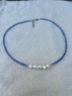 Freshwater pearl blue beaded handmade necklace  Sits as a choker but can rest at your collar bone with adjustable clasp Freshwater Pearl Necklace Diy, Blue Bead Necklace, Diy Choker Necklace Tutorials, Chocker Neckless, Pulseras Aesthetic, Diy Choker Necklace, Blue Pearl Necklace, Diy Pearl Necklace, Beaded Pearl Necklace