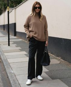 Basic Winter Outfits, Emma Hill Style, Quiet Luxury Style, Miss Thang, Cozy Minimalism, Emma Hill, Transitional Dressing, Autumn Winter Outfits, Trouser Outfit