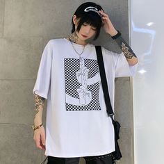 Japanese Fashion Street, Mens Outfit Ideas, Balenciaga Outfits, Japan Ootd, Street Tshirt, Streetwear Lookbook, Best Streetwear Brands, Street Vibes, Hand Sign