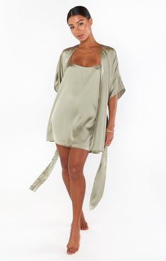 This fluttery robe is a bridal suite essential! Relaxed and smooth to the touch, it's perfect for the bride and her girls to wear while getting ready for the wedding. Bridesmaids Getting Ready Sweats, Bridal Slip Dress Getting Ready, Getting Ready Outfits For Wedding, Bridal Getting Ready Outfit, Wedding Day Getting Ready Outfit, Getting Ready Wedding Outfit, Wedding Getting Ready Outfit, Bridesmaid Getting Ready Outfit, Bride Getting Ready Outfit