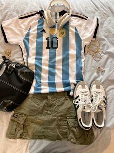 Sporty And Chic Outfits, Summer Outfits Friends, Mitski Inspired Outfits, Bloquette Outfits, Bloquette Outfit, Blockette Outfits, Britpop Fashion 90s, Blockcore Outfit, Blokette Outfits