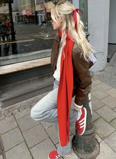 Linda Sza, October Outfits, European Summer Outfits, Adidas Spezial, Copenhagen Style, Fall Fits, Red Scarves, Chic Outfit