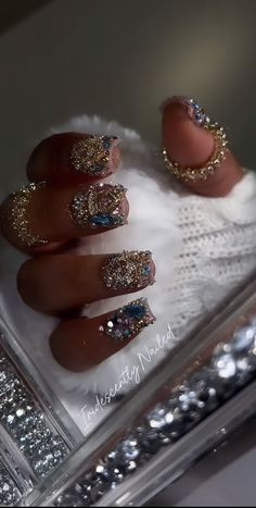 Gold Rhinestone French Tip Nails, Star Nail Charms, Short Nail Designs Gems, Classy Cute Nails, New Years Manicure, New Years Eve Nail Designs, Festive Nail Designs, Acrylic Toe Nails