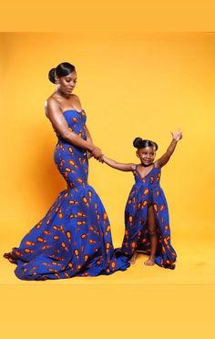 Very nice mommy and me dress Ps: first pic from Pinterest Men And Women Matching Outfits, Mommy Daughter Photoshoot, Mommy And Daughter, Mommy And Me Photo Shoot, Mom Daughter Outfits, Mommy Daughter Outfits, Black Ball Gown, Children Hair, Mother Daughter Outfits