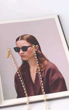 Aesthetic Eyeglasses, Chain And Pearl Necklace, Sunglass Photoshoot, Eyeglass Strap, Beads Craft Jewelry