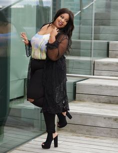 Plus Size Blogger wearing Forever 21 Bloggers To Follow, Follow On Instagram, Chatelaine, Chanel Fashion, Plus Size Casual, Modest Outfits, Fashion Lifestyle, Plus Size Fashion