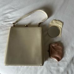 Vintage 1950s Purse With Mirror And Coin Purse Accessories. 1950s Purse, Vintage Purse, Purse Accessories, 1950s Vintage, Vintage 1950s, Cream White, Coin Purse, Coin, Bag Lady