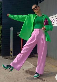 Power Clashing Outfits, Color Outfit Ideas, Bold Colors Outfits, 90s Teen Fashion, Bright Winter Outfits, Brat Green, Bright Colors Fashion, Eclectic Outfits, Bright Colored Outfits