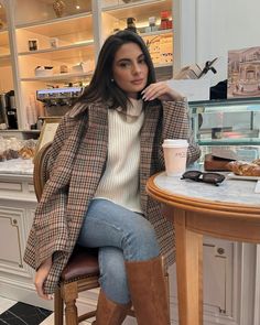 Paige Desorbo, Winter Mode Outfits, Iranian Women Fashion, Fall Winter Wardrobe, December 17, Cute Fall Outfits, Pinterest Fashion