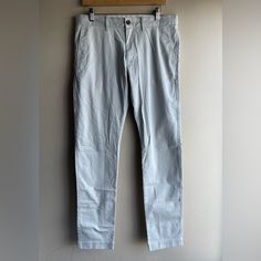 New J.Crew Flex Men Gray Slim Chino Pants Size 32x34 Grey Chinos, Slim Chinos, Pants Cotton, Chino Pants, Khaki Chinos, Light Stain, Slim Pants, Chinos Pants, One Light