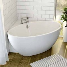 Freestanding Baths In Small Bathrooms, Bath In Corner, Bathtub In Corner, Small Corner Bathtub, Bathtub Corner, Bathtub Sizes, Corner Bath, Corner Tub, Bathtub Design