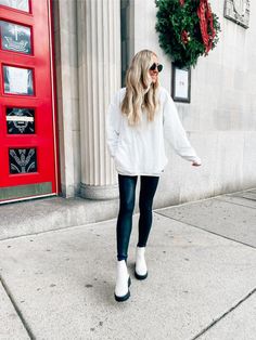 girl standing with hand in pocket White And Black Chelsea Boots Outfit, Low White Boots Outfit, Casual White Boots Outfit, White Boots Formal Outfit, Chunky White Boots Outfit Fall, White Lug Boots Outfit Fall, White Platform Chelsea Boots, Chelsea Boots Outfit White, Black And White Chelsea Boots Outfit