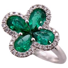 Clover Ring, Rings Luxury, Love Rings, Ring Inspo, Emerald Diamond Ring, Rings Necklace, Green With Envy, Ring Crafts, Love Ring