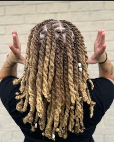 Blonde locs can range from platinum blonde, honey blonde, and golden blonde to darker, warmer Platinum Blonde Locs, Blonde Locs, Loc Nation, Blonde Honey, New Dreads, Dreadlock Style, Golden Blonde, Locs Hairstyles, Honey Blonde