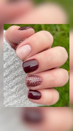 Neutral Finger Nails, Fall Nails Mixed Colors, Shellac Nails Fall Autumn, Plum Gel Nail Designs, Fall Gel Mani, Hairstylist Nails Ideas, Fall Nail Designs Autumn Classy Short, Multicolored Nails Winter, Thanksgiving Gel Nail Ideas