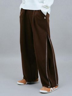 Composition : Cotton 65%, Polyester 35%Country of Origin : Republic of Korea Brown Wide Leg Sweatpants For Winter, Wide Leg Brown Sweatpants For Winter, Sweatpants Brown, Warm Tone Colors, Glass Aesthetic, Warm Tone, Mens Fashion Streetwear, Fashion Streetwear, Natural Dyes