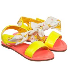 BILLIEBLUSH Girls Yellow Synthetic Leather Sandals with Bow Sandals With Bow, Kids Designer Clothes, Toddler Girl Shoes, Burberry Kids, Girl Shoes