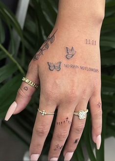 Tattoo Main, Cute Hand Tattoos, Small Pretty Tattoos