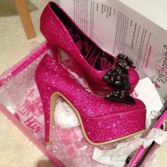 Y2k Heels, Mcbling Fashion, Bling Heels, Without Warning, Stunning Shoes, Deviant Art, Cute Heels, Swag Shoes, Pink Heels