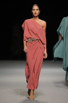 Sukienki Maksi, Rich Auntie, Vestidos Maxi, Resort 2020, فستان سهرة, Party Outfits, Asymmetrical Design, A Dress